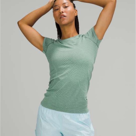 lululemon athletica Tops - Lululemon Swiftly Tech Stretch Seamless Yoga Run Athletic short sleeve top 6